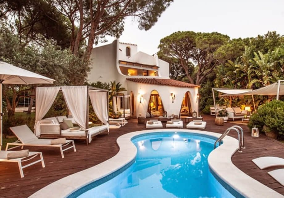 Premium Coastal Villa Stay